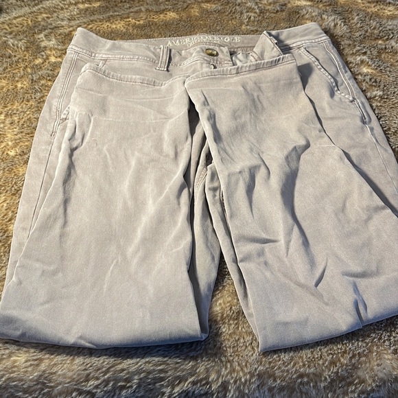 American Eagle Capris - Picture 2 of 4